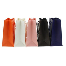 Load image into Gallery viewer, 1000pcs Kraft Gift Paper Bag Black Bag 11.5*7*15.5cm Small Paper Bags Wedding Jewelry Gift Handle Bag ZA5617
